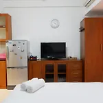 Pool View Studio Apartment Tamansari Sudirman By Travelio